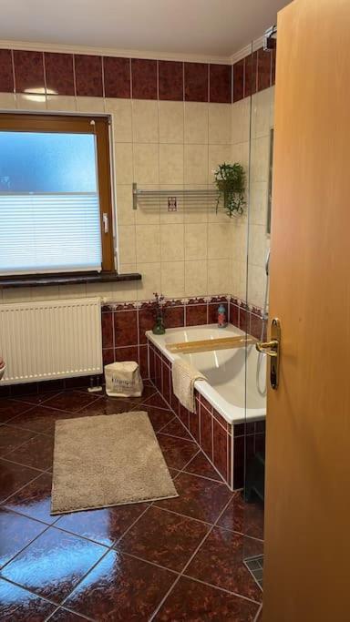 Cozy Wilkipartment Bis 4 Pers - Hund - Netflix - Wlan - Wintergarten - Coffeebar - Popcorn Verl Екстериор снимка
