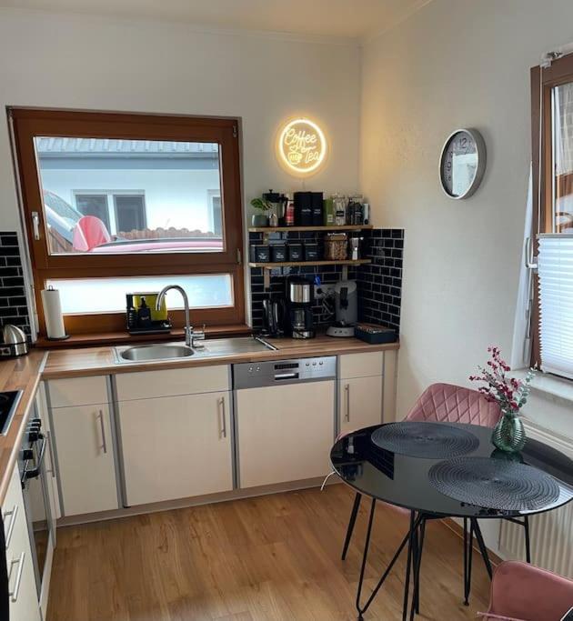 Cozy Wilkipartment Bis 4 Pers - Hund - Netflix - Wlan - Wintergarten - Coffeebar - Popcorn Verl Екстериор снимка